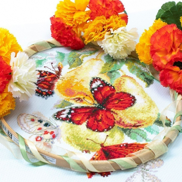 Набор для вышивания ЧУДЕСНАЯ ИГЛА арт.130-051 Бабочки на груше 21х27 см Набор для вышивания ЧУДЕСНАЯ ИГЛА арт.130-051 Бабочки на груше 21х27 см