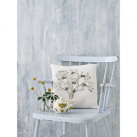 Набор для вышивания PERMIN арт.83-2161 Подушка Пчелы 40х40 см