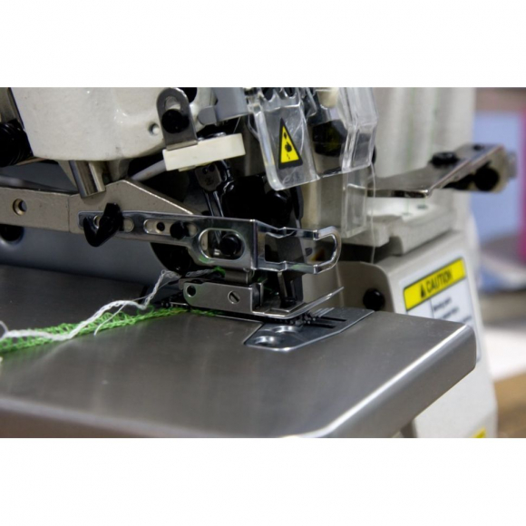 Оверлок Typical 5 нит.со встроенн. сервоприводом (комплект:голова+стол) GN895D