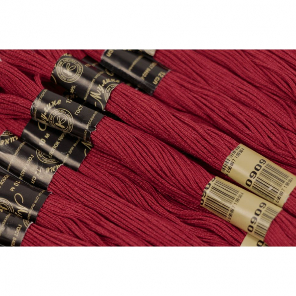 Нитки мулине цв.0909 бордовый 12х10м С-Пб