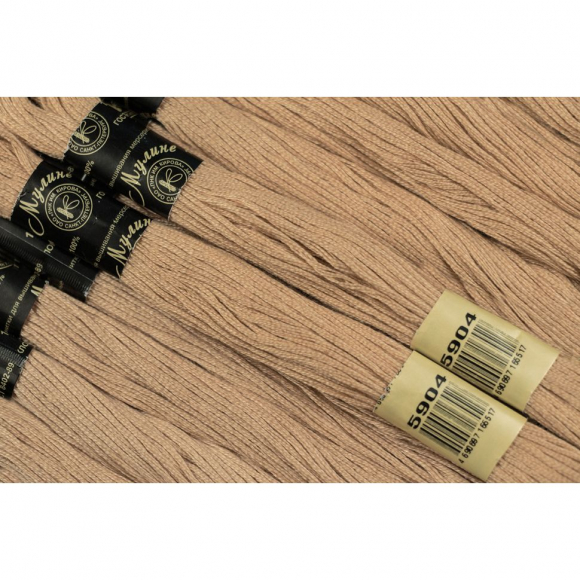 Нитки мулине цв.5904 бежевый 12х10м С-Пб