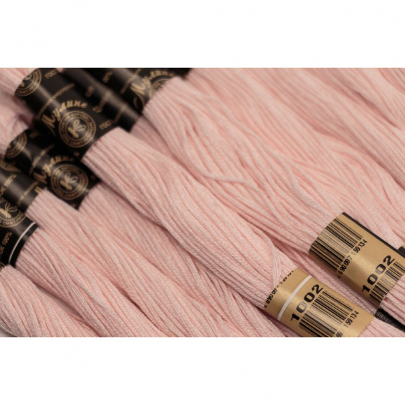 Нитки мулине цв.1002 бл.розовый 12х10м С-Пб