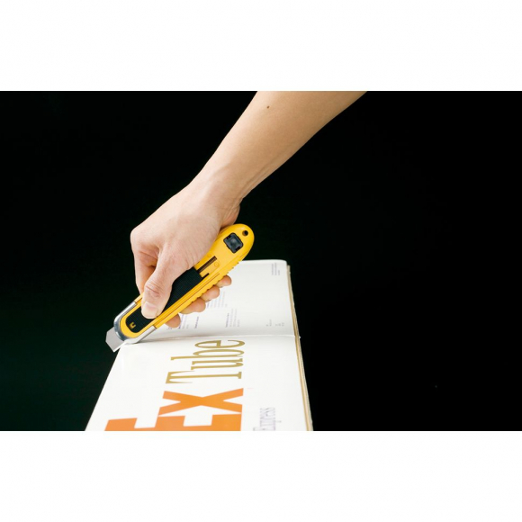 Нож универсальный с выдвижным лезвием и возвратной пружиной Olfa