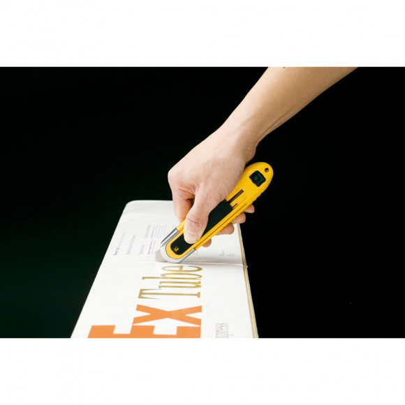 Нож универсальный с выдвижным лезвием и возвратной пружиной Olfa