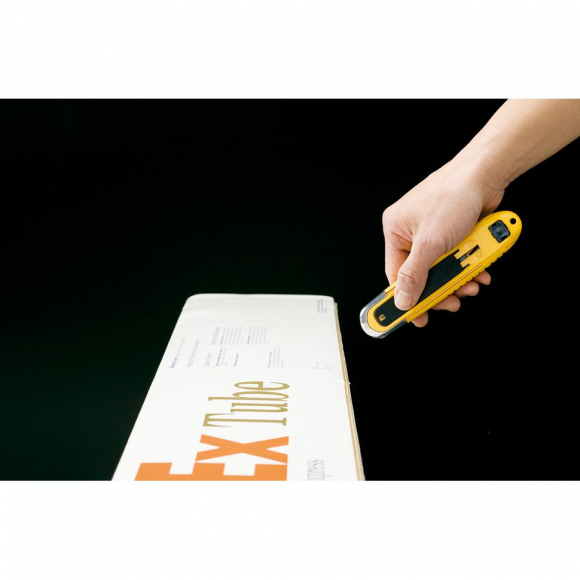 Нож универсальный с выдвижным лезвием и возвратной пружиной Olfa