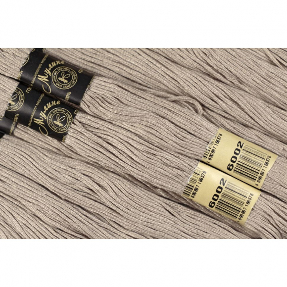 Нитки мулине цв.6002 св.серый 12х10м С-Пб