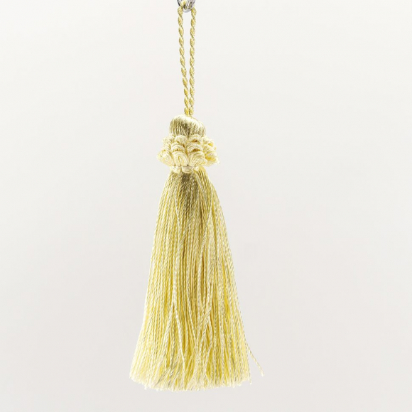 Кисть декоративная на шнуре, длина 95 мм, цвет кремовый Кисть декоративная на шнуре, длина 95 мм, цвет кремовый