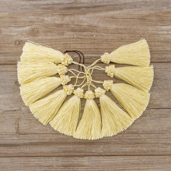 Кисть декоративная на шнуре, длина 95 мм, цвет кремовый Кисть декоративная на шнуре, длина 95 мм, цвет кремовый