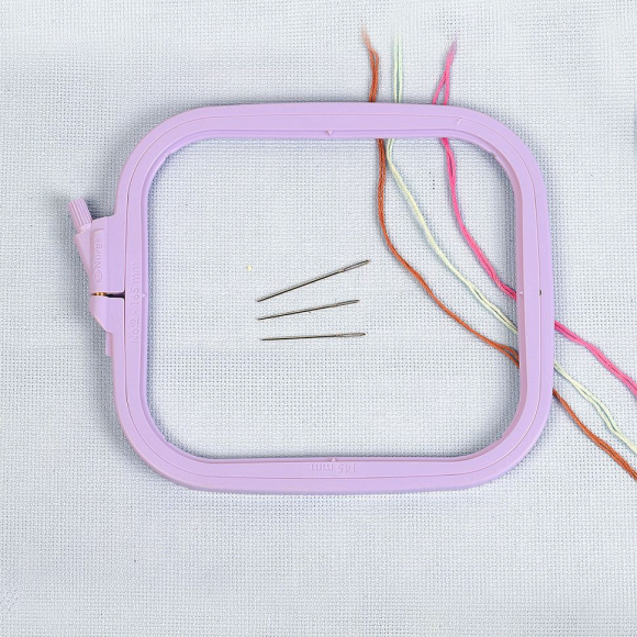 Пяльцы-рамка NURGE арт.NUR.170-12/3 пластиковые 145х165 цв.фиолетовый