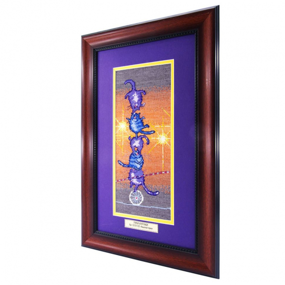 Вышитая картина "Кошачья горка"