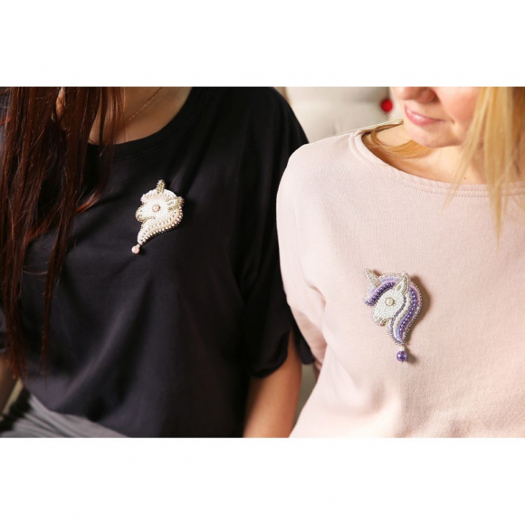 Набор для вышивания KLART арт. 10-016 Брошь. Фиолетовый единорог 5,5х9,5 см