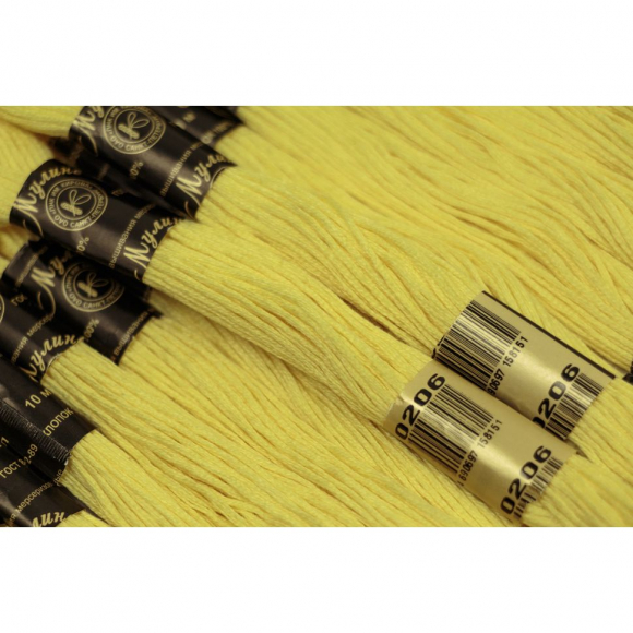 Нитки мулине цв.0206 св.желтый 12х10м С-Пб