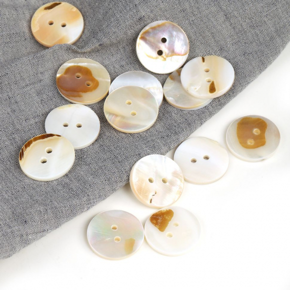 Пуговицы пластик TBY.80146 цв.белый перламутр 28L-18мм, 2 прокола, 50 шт Пуговицы пластик TBY.80146 цв.белый перламутр 28L-18мм, 2 прокола, 50 шт