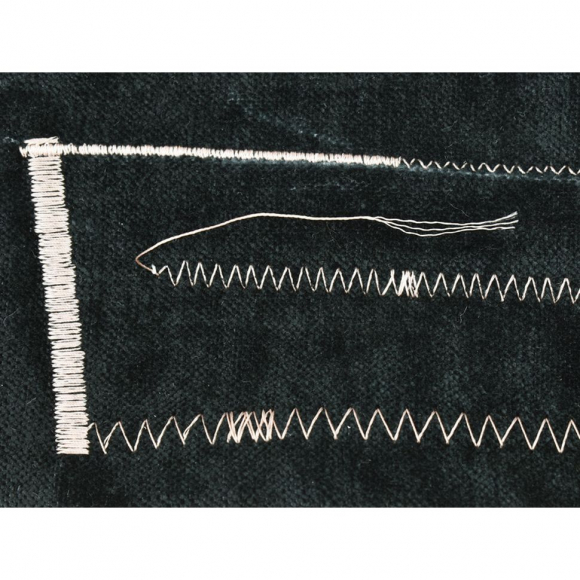 Машина строчки "зигзаг" с шагающей лапкой Aurora A-2153 Машина строчки "зигзаг" с шагающей лапкой Aurora A-2153