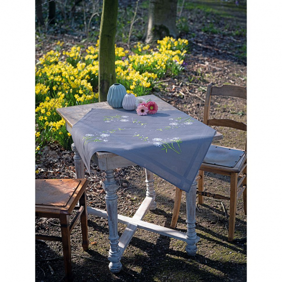 182121_Набор для вышивания скатерти "Цветочный пух"