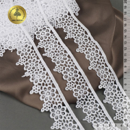 Кружево гипюр матовая нить KRUZHEVO арт.TBY.2508 шир.40мм цв.01 белый уп.13,71м