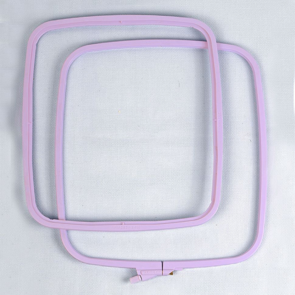 Пяльцы-рамка NURGE арт.NUR.170-14/3 пластиковые 250х280 цв.фиолетовый