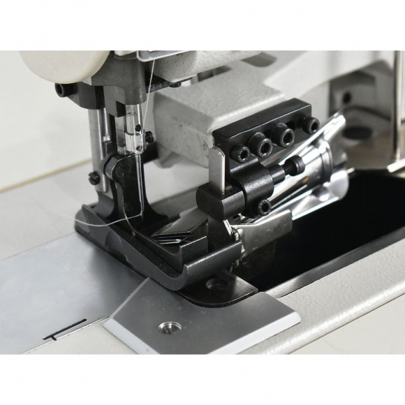 Промышленная швейная машина для окантовки одеял Aurora A-1508-LG Промышленная швейная машина для окантовки одеял Aurora A-1508-LG