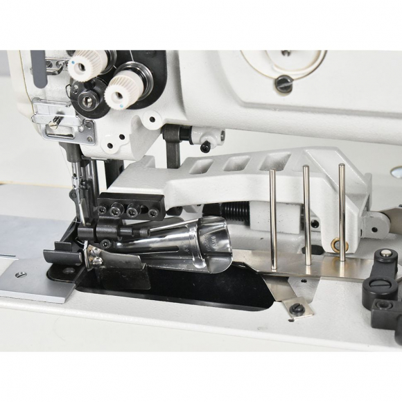 Промышленная швейная машина для окантовки одеял Aurora A-1508-LG Промышленная швейная машина для окантовки одеял Aurora A-1508-LG