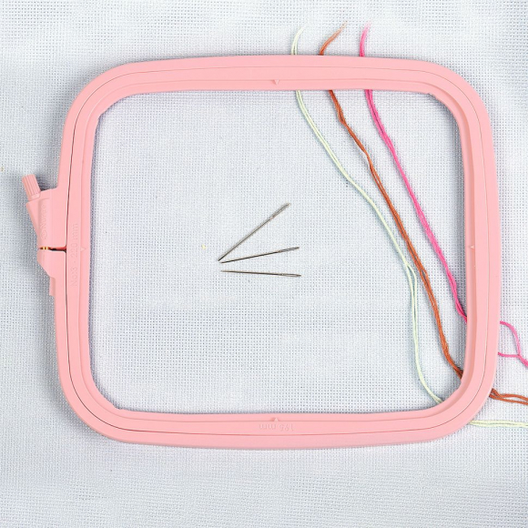 Пяльцы-рамка NURGE арт.NUR.170-13/4 пластиковые 220х195 цв.розовый Пяльцы-рамка NURGE арт.NUR.170-13/4 пластиковые 220х195 цв.розовый