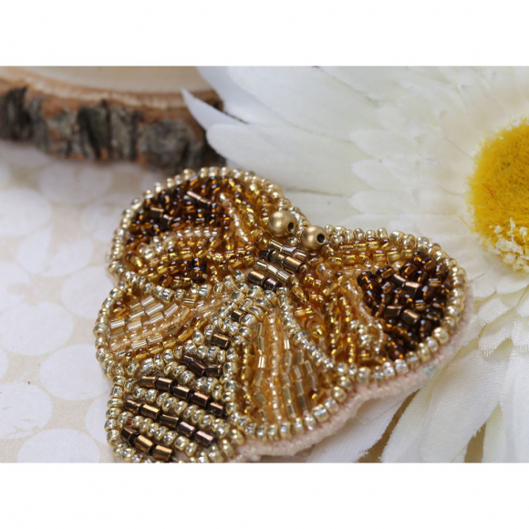 Набор для вышивания KLART арт. 10-022 Брошь. Медовая пчелка  6х5 см