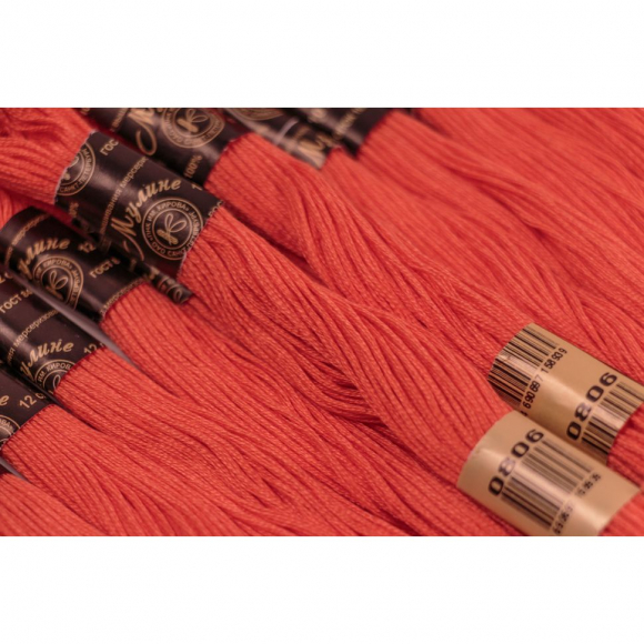 Нитки мулине цв.0806 т.коралловый 12х10м С-Пб