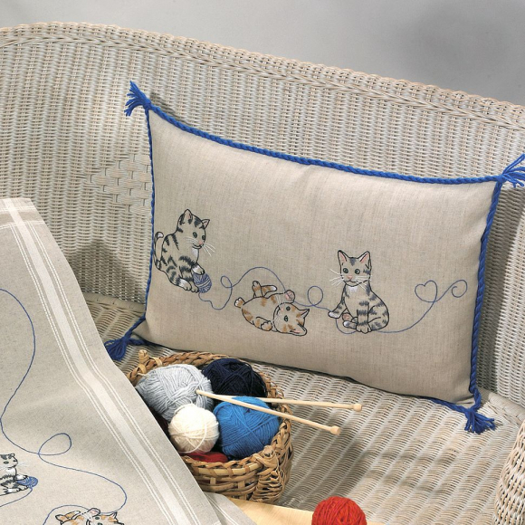 Набор для вышивания PERMIN арт.83-3801 Подушка Кошки 59х40 см