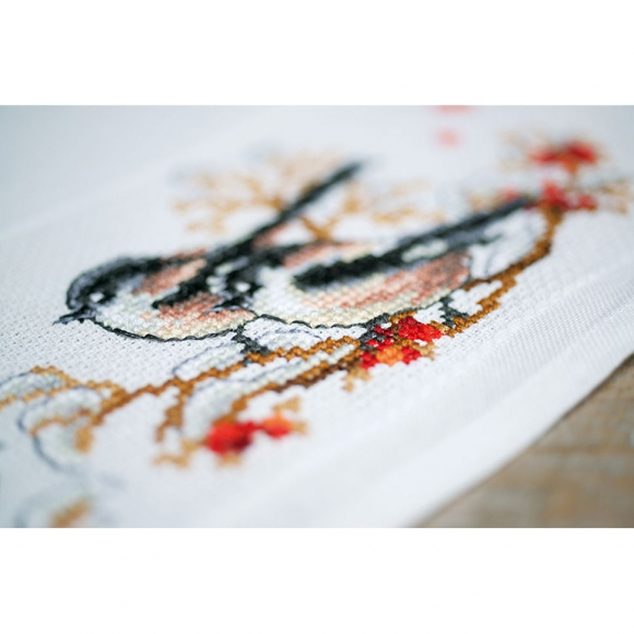 178255_Набор для вышивания скатерти "Синички с красными ягодами"