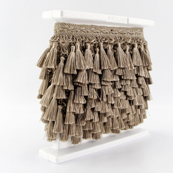 Тесьма с кисточками декоративная PASSAN цвет льняной Тесьма с кисточками декоративная PASSAN цвет льняной