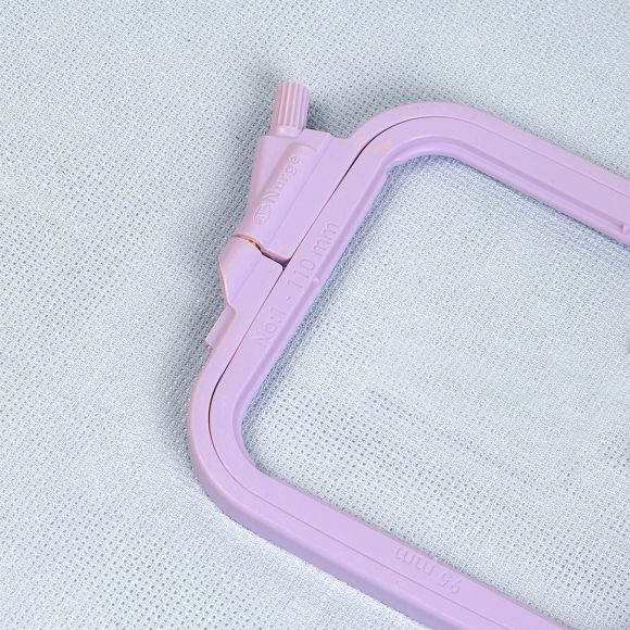 Пяльцы-рамка NURGE арт.NUR.170-11/3 пластиковые 110х95 цв.фиолетовый