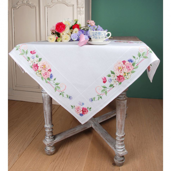 184597_Набор для вышивания скатерти "Цветы и бабочки"