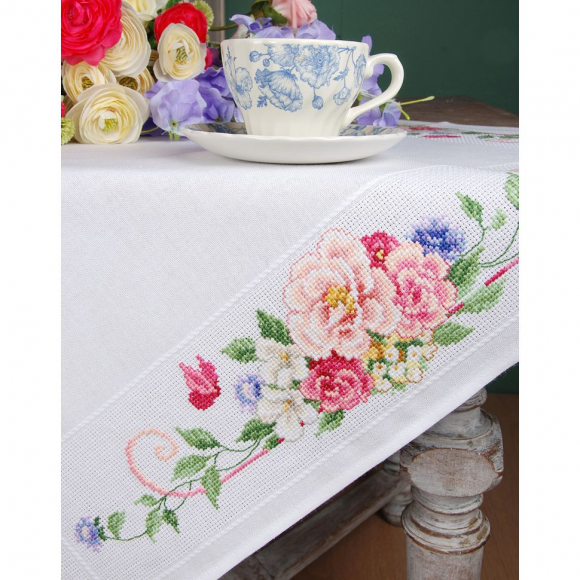 184597_Набор для вышивания скатерти "Цветы и бабочки"