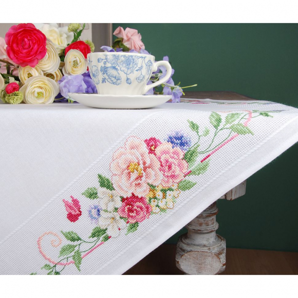 184597_Набор для вышивания скатерти "Цветы и бабочки"