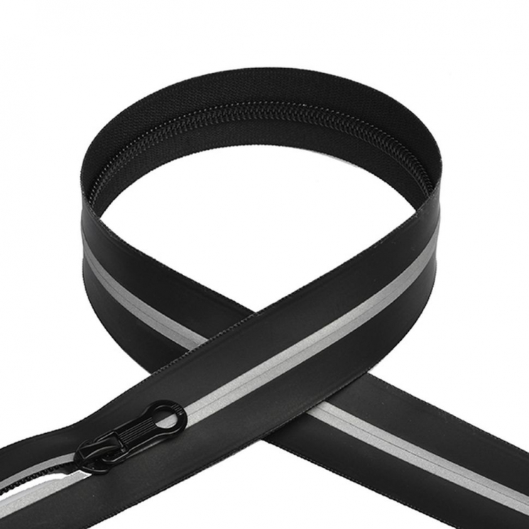 Молния MaxZipper спираль №7-N водонепроницаемая со светоотражающей лентой 70см цв.F322 черный уп.50шт