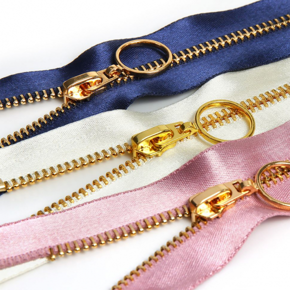 Молния MaxZipper мет. №5 золото атласная тесьма, 70 см уп.3цв х 4шт