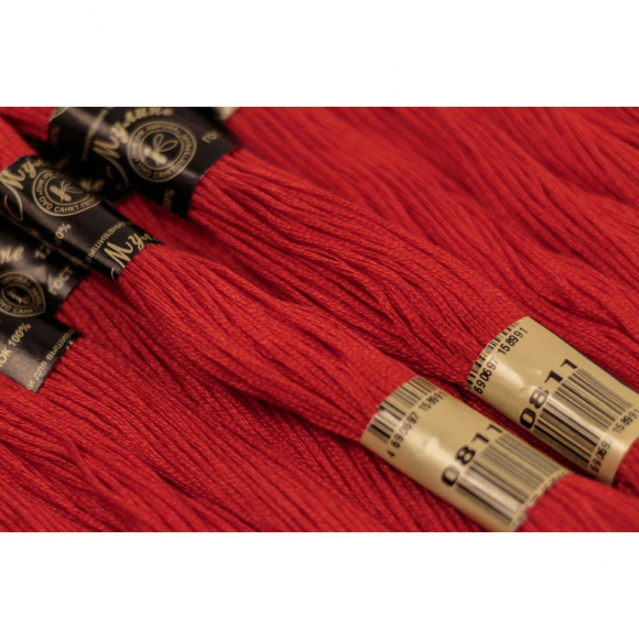 Нитки мулине цв.0811 красный 12х10м С-Пб Нитки мулине цв.0811 красный 12х10м С-Пб