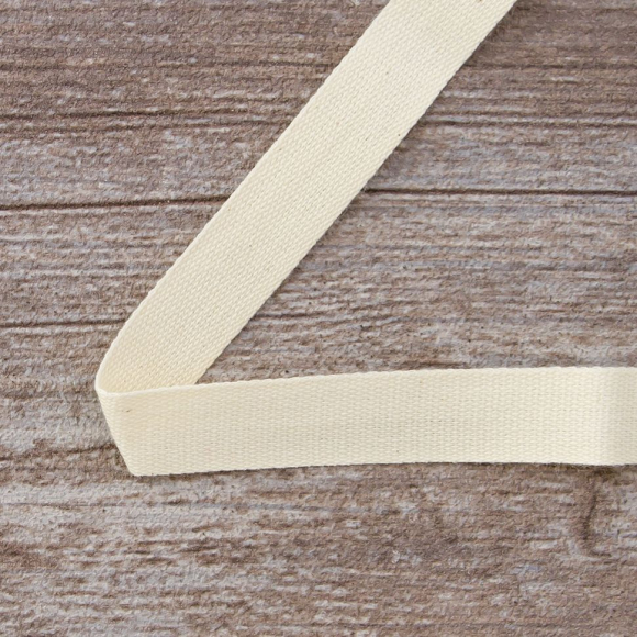 Тесьма киперная хлопковая на блистере SAFISA, 14 мм, 2,5 м , цвет 56, кремовый Тесьма киперная хлопковая на блистере SAFISA, 14 мм, 2,5 м , цвет 56, кремовый