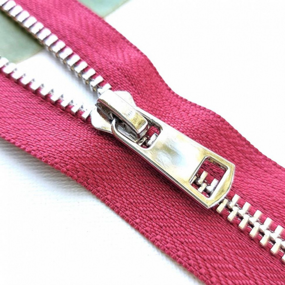 Молния мет. титан №5 никель н/р 18см D520 красный чили