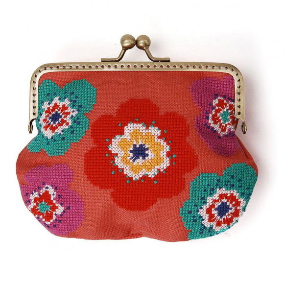 Набор для вышивания крестом XIU CRAFTS арт.2860303 Кошелек Яркие цветы 13х15 см