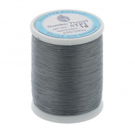 Нитки для пэчворка SumikoThread STP1 50 100% хлопок 200 м (219 я) цв.18 серый Нитки для пэчворка SumikoThread STP1 50 100% хлопок 200 м (219 я) цв.18 серый