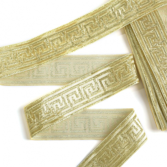 Лента отделочная жаккардовая арт.TBY.1905-4 шир.30 мм цв.золото уп.8,2 м Лента отделочная жаккардовая арт.TBY.1905-4 шир.30 мм цв.золото уп.8,2 м