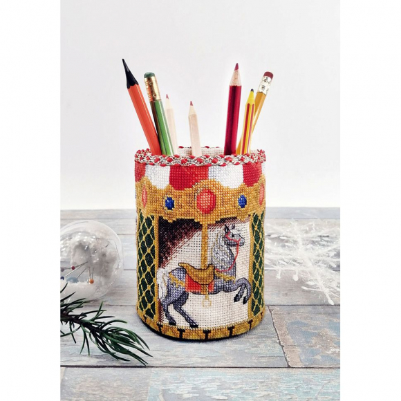 Набор для вышивания МАРЬЯ ИСКУСНИЦА арт.21.002.26 Карандашница Карусель 28х11 см