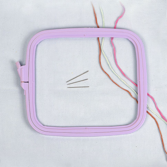 Пяльцы-рамка NURGE арт.NUR.170-13/3 пластиковые 220х195 цв.фиолетовый Пяльцы-рамка NURGE арт.NUR.170-13/3 пластиковые 220х195 цв.фиолетовый