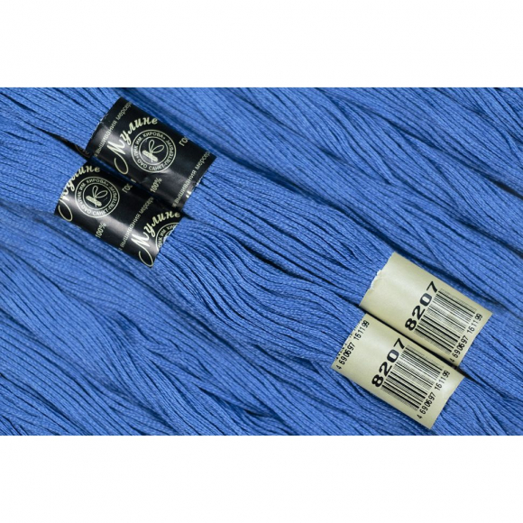 Нитки мулине цв.8207 т.голубой 12х10м С-Пб