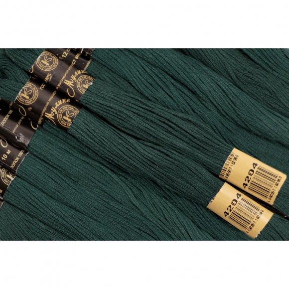 Нитки мулине цв.4204 т.зеленый 12х10м С-Пб