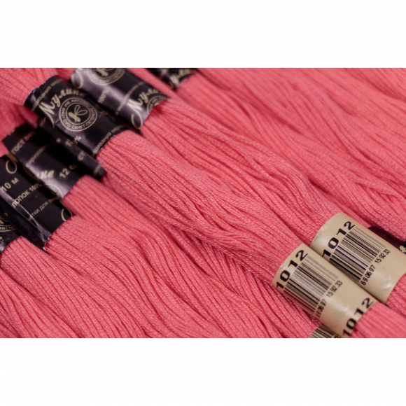 Нитки мулине цв.1012 розовый 12х10м С-Пб