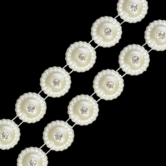 Бусины на нитях со стразами арт. ABS-43 бусины ?15мм, стразы ?4мм уп. 9,14м